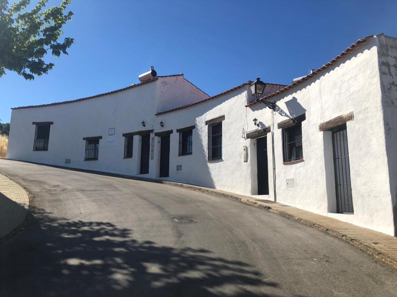 בית הארחה Fuentes de León 	Mirador De Fuentes מראה חיצוני תמונה